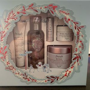 NEW Fresh Rose skincare set - toner, face mask, & more! Never opened